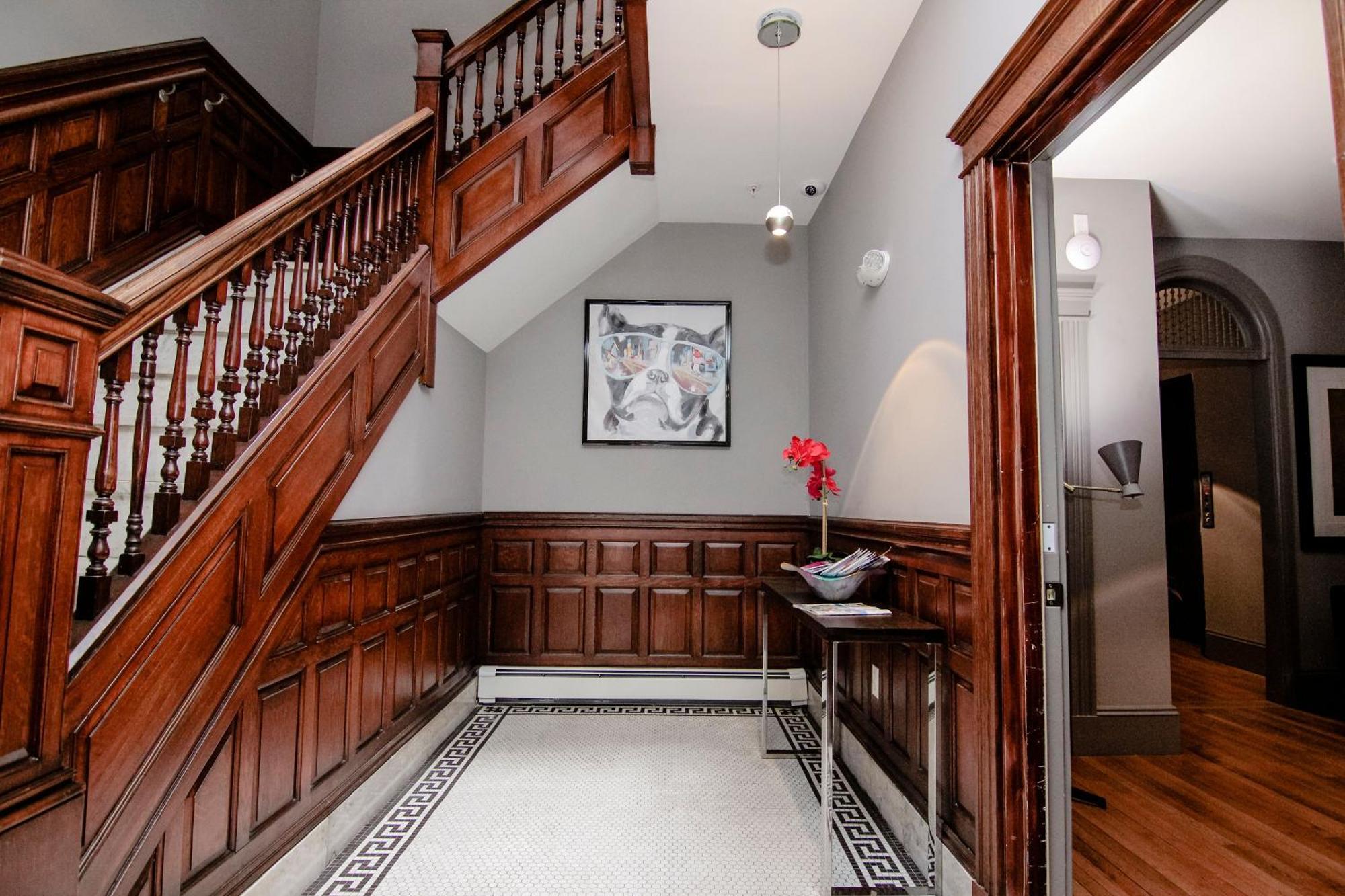 A Stylish Stay W/ A Queen Bed, Heated Floors.. #34 Brookline Buitenkant foto