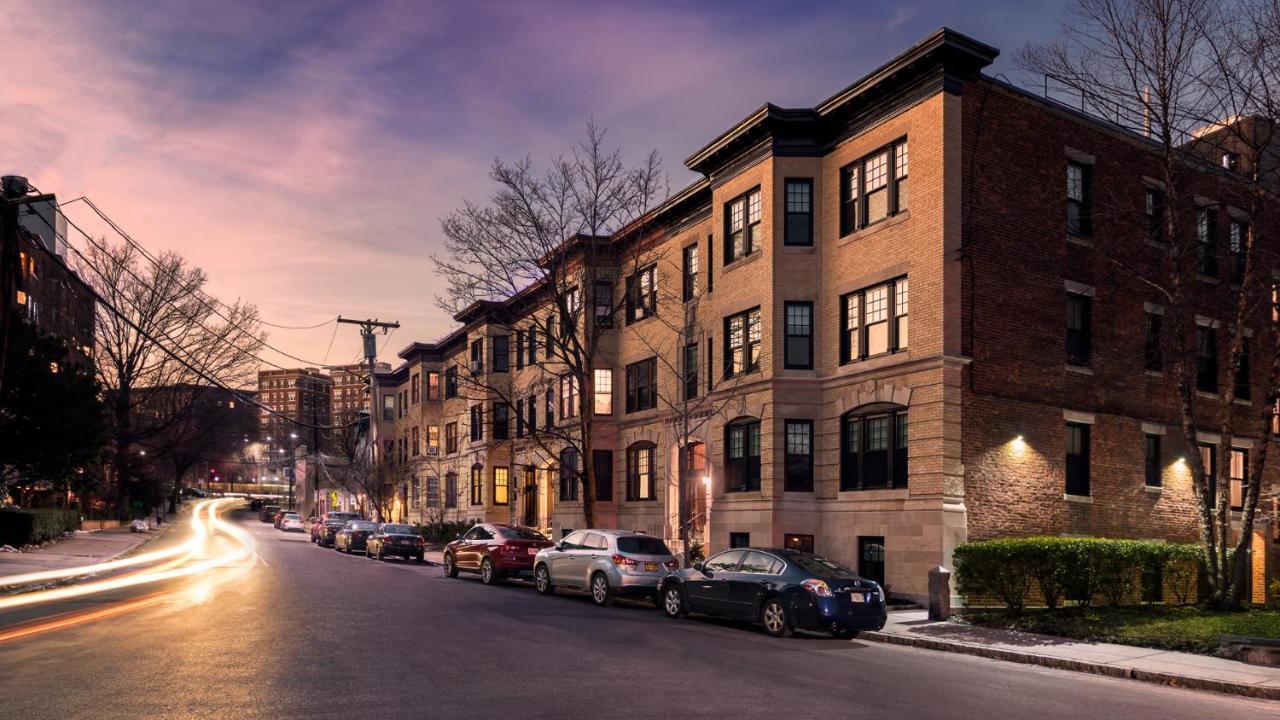 A Stylish Stay W/ A Queen Bed, Heated Floors.. #34 Brookline Buitenkant foto