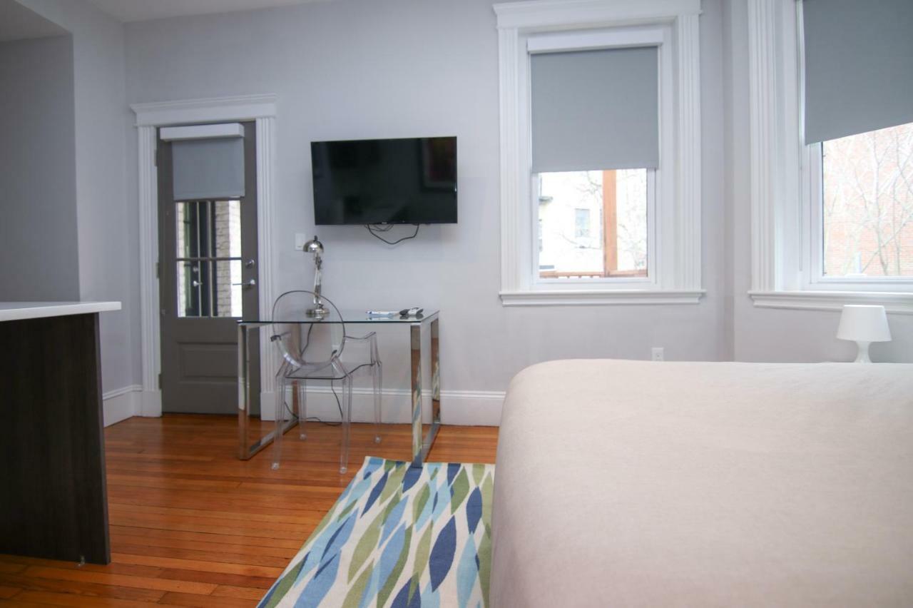 A Stylish Stay W/ A Queen Bed, Heated Floors.. #34 Brookline Buitenkant foto